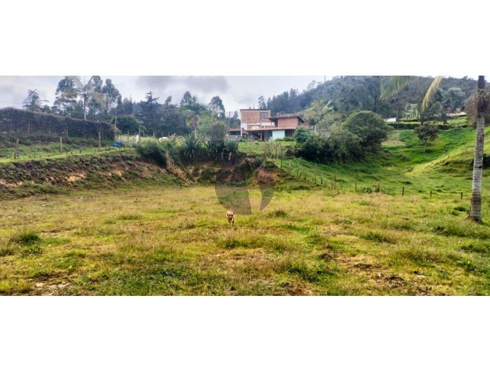 Lote en venta en Chaparral, Guarne – 3.000 m²