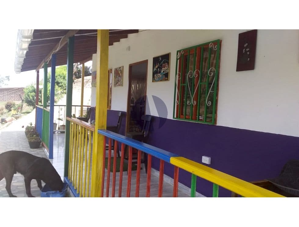 Casa en venta en Santuario – 3.013 m² con bosque, 3 hab, 2 baños