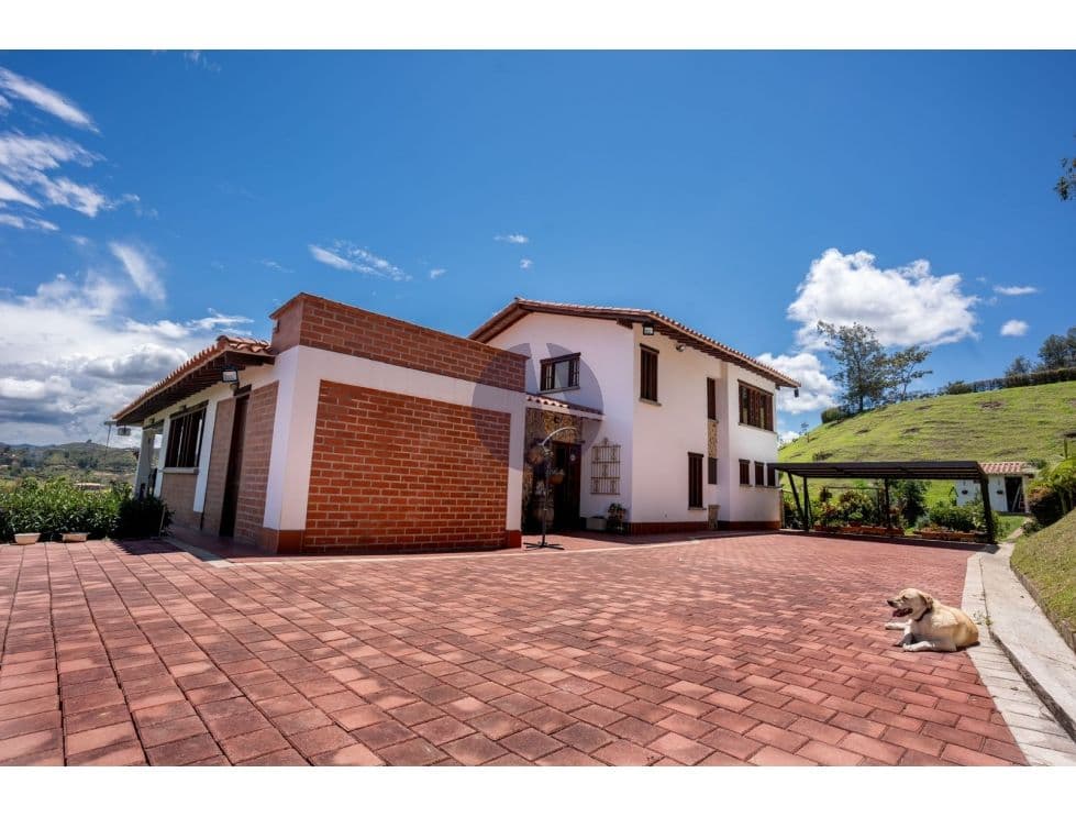 Finca en venta en Llanadas, Marinilla – 12.812 m² (1,3 ha)