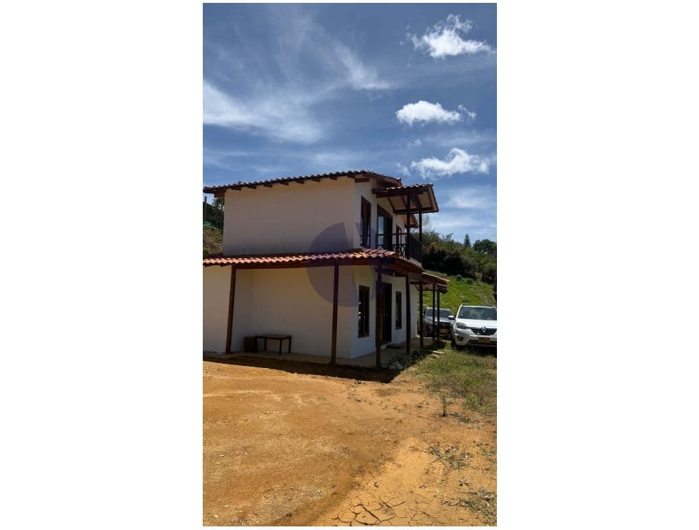 Finca en venta en Las Mercedes, Marinilla – 3.000 m², 4 hab, 3 garajes